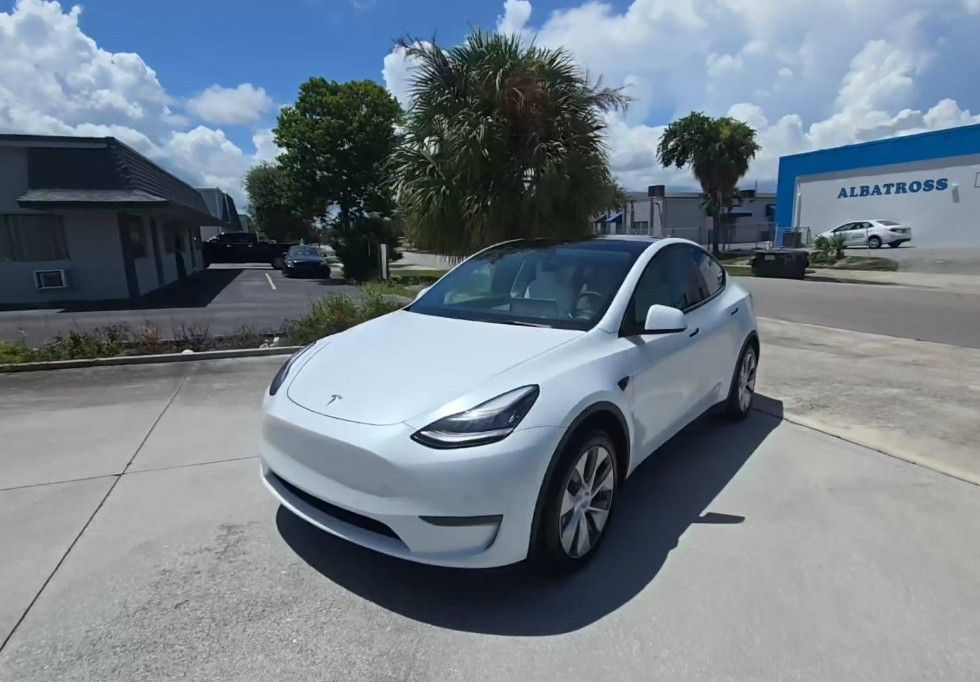 2021 Tesla Model Y Standard Range's photo