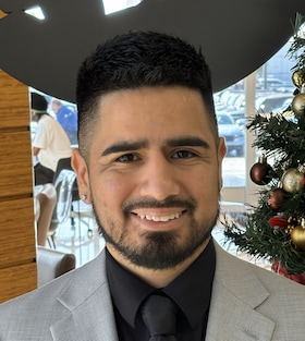 Staff member William Zapata from ID_014639