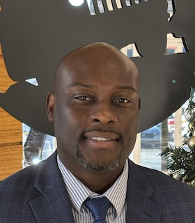 Staff member Sony Pierre from ID_014639