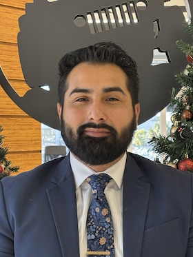 Staff member Jonathan Dussan from ID_014639