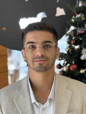 Staff member Colin DosSantos from ID_2bd3b0