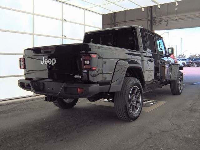 2021 Jeep Gladiator Overland photo 2