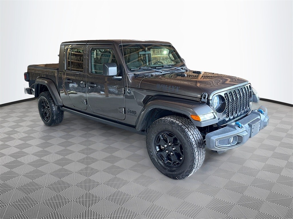 Used 2021 Jeep Gladiator Willys Truck