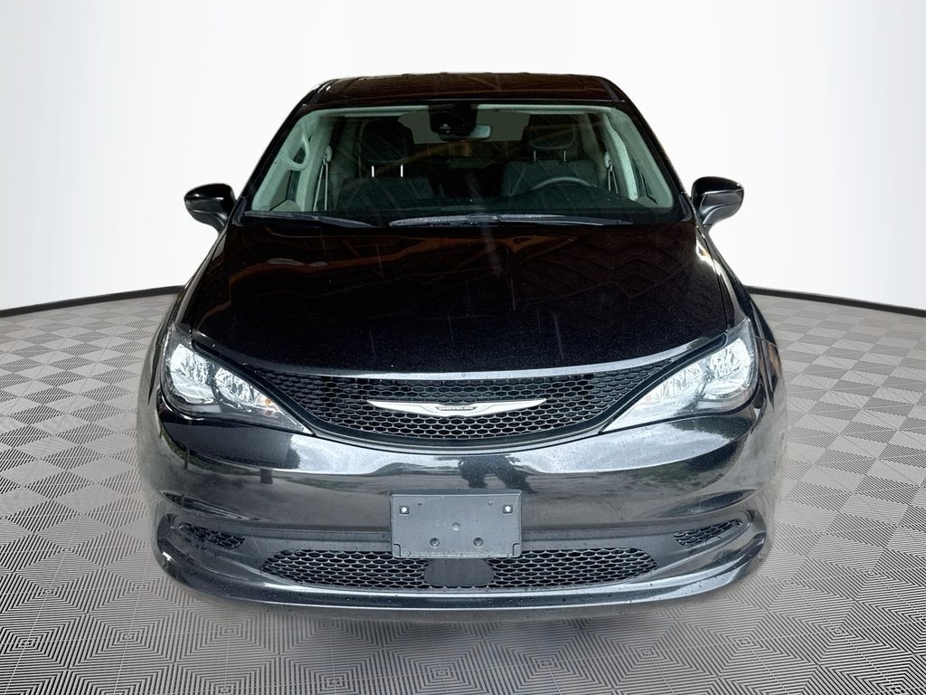 Used 2023 Chrysler Voyager LX Minivan/Van