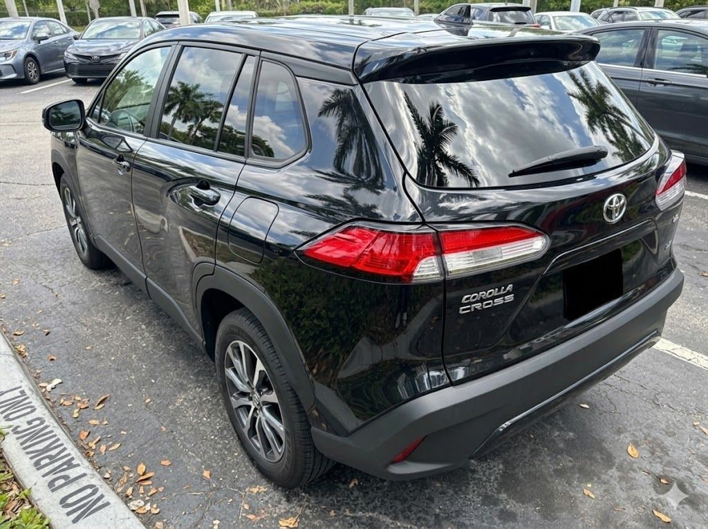 Used 2024 Toyota Corolla Cross LE SUV
