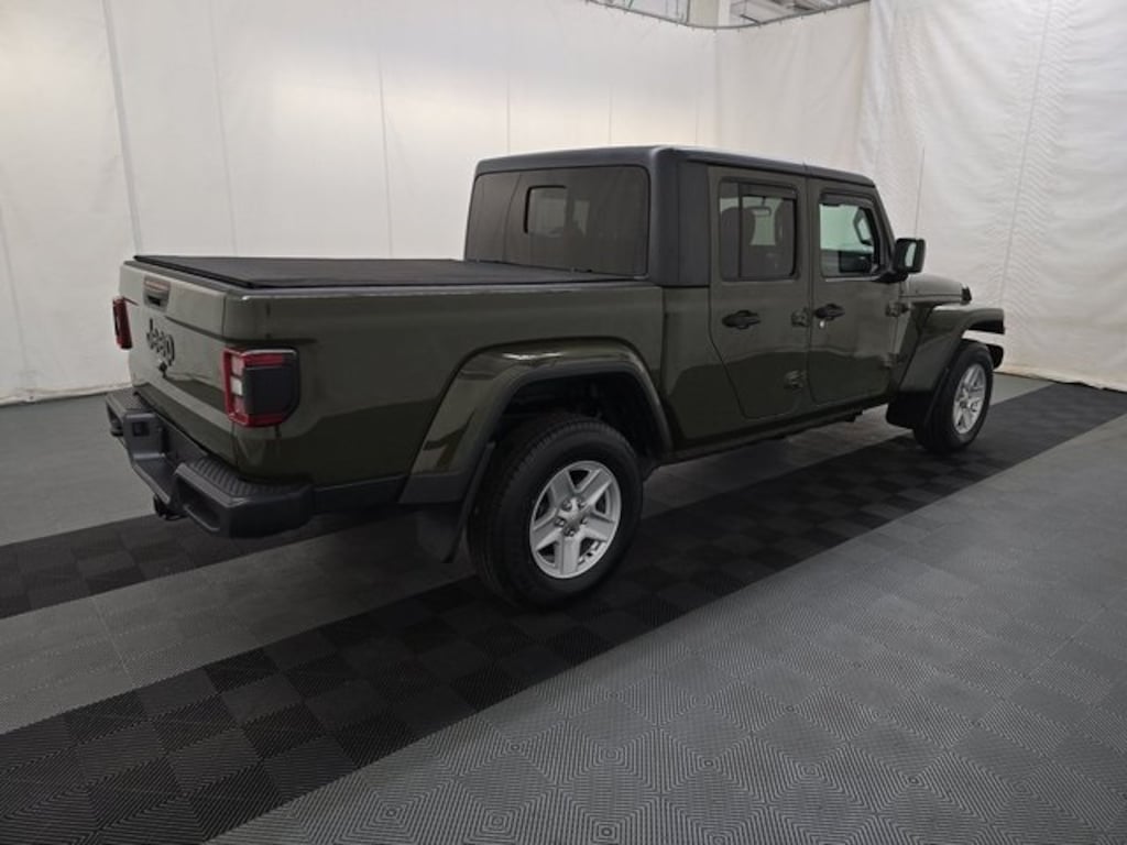 Used 2021 Jeep Gladiator Sport Truck