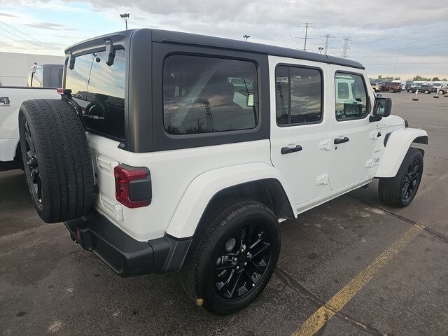 2023 Jeep Wrangler Sahara 4xe photo 2