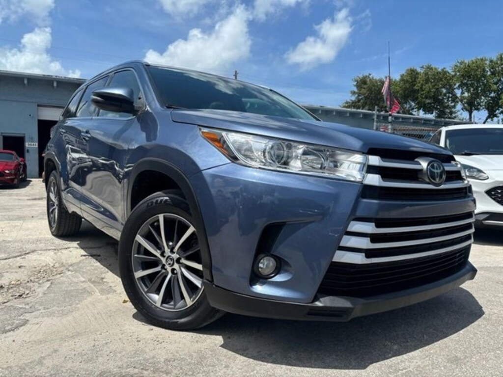 Used 2017 Toyota Highlander XLE SUV