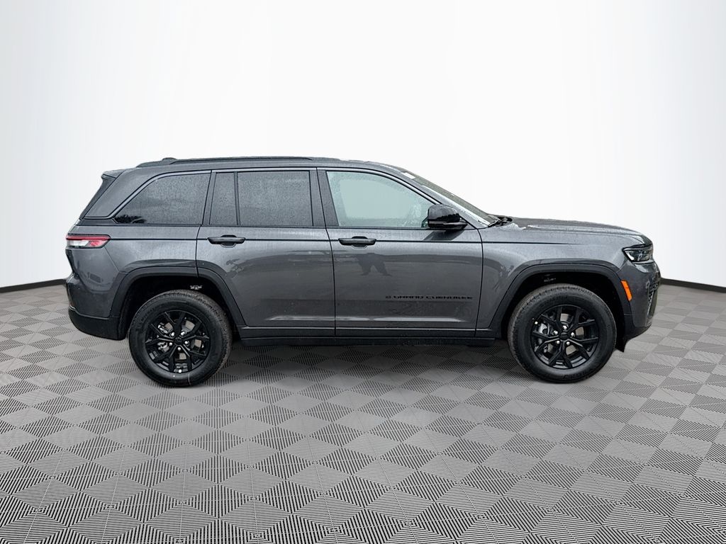 New 2026 Jeep Grand Cherokee LAREDO ALTITUDE 4X2 Sport Utility