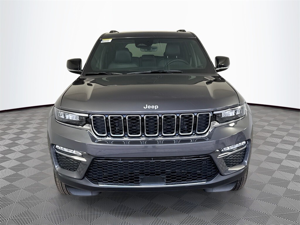 2025 Jeep Grand Cherokee Limited photo 2