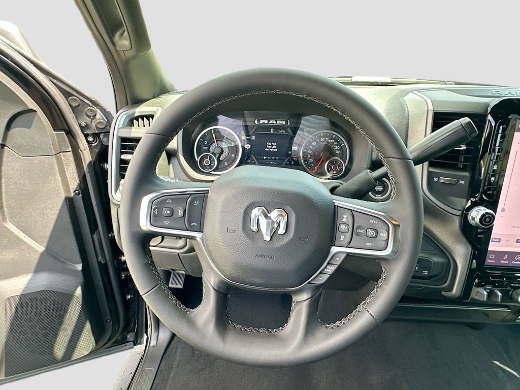 2025 RAM 2500 Tradesman - Photo 11