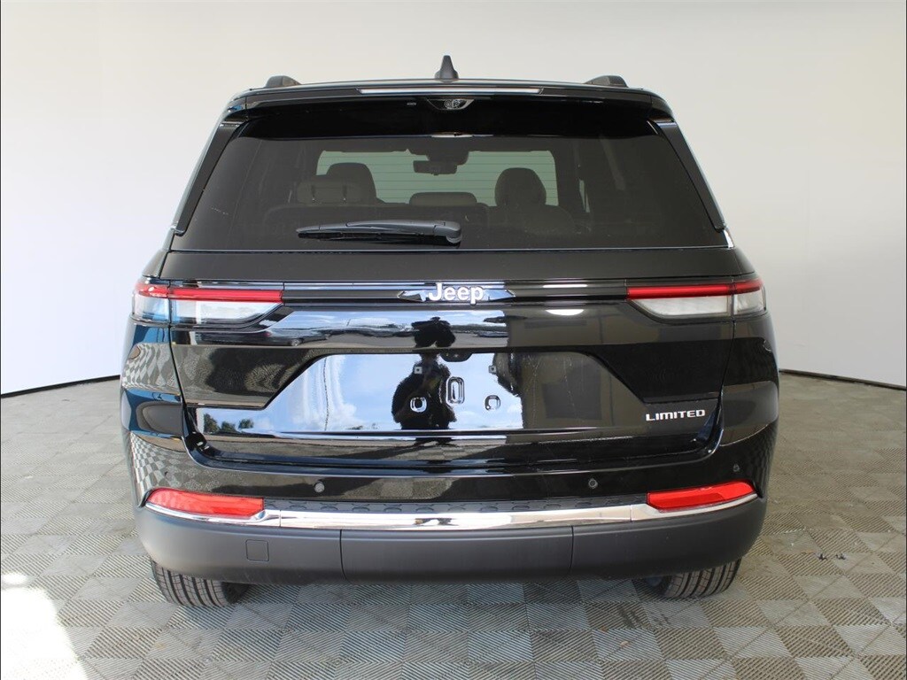 2025 Jeep Grand Cherokee Limited photo 4