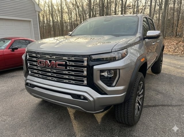 2023 GMC Canyon Denali's photo