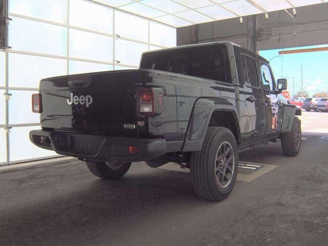 2023 Jeep Gladiator Overland photo 2
