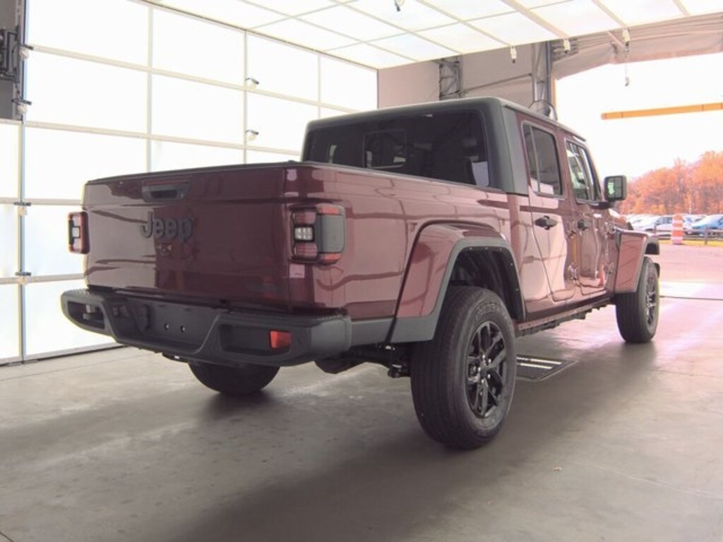Used 2021 Jeep Gladiator Sport Truck