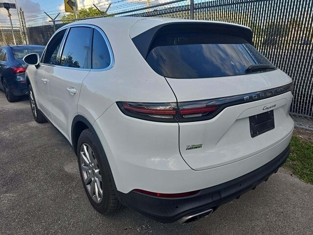 2020 Porsche Cayenne Base photo 3