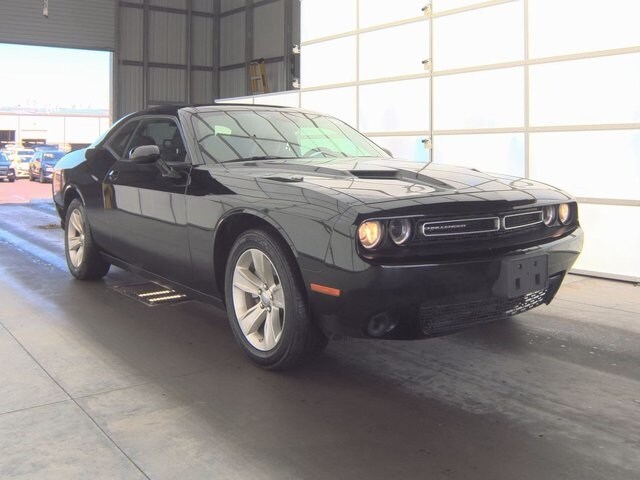 2023 Dodge Challenger SXT photo 3