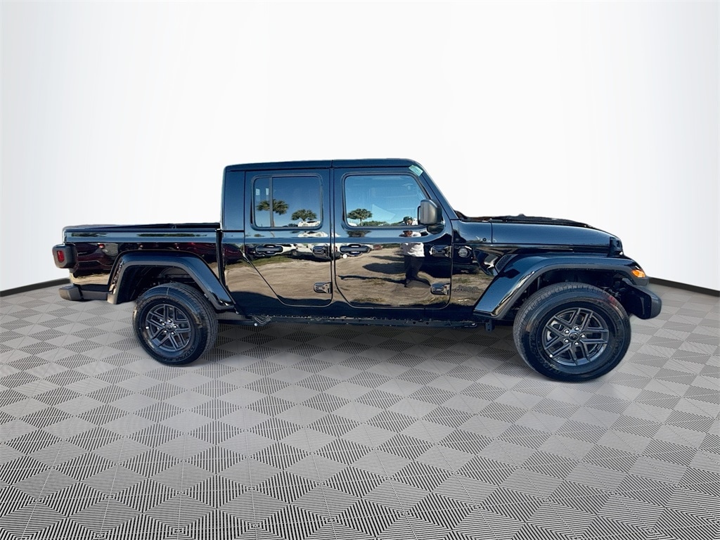 New 2025 Jeep Gladiator SPORT S 4X4 Pickup