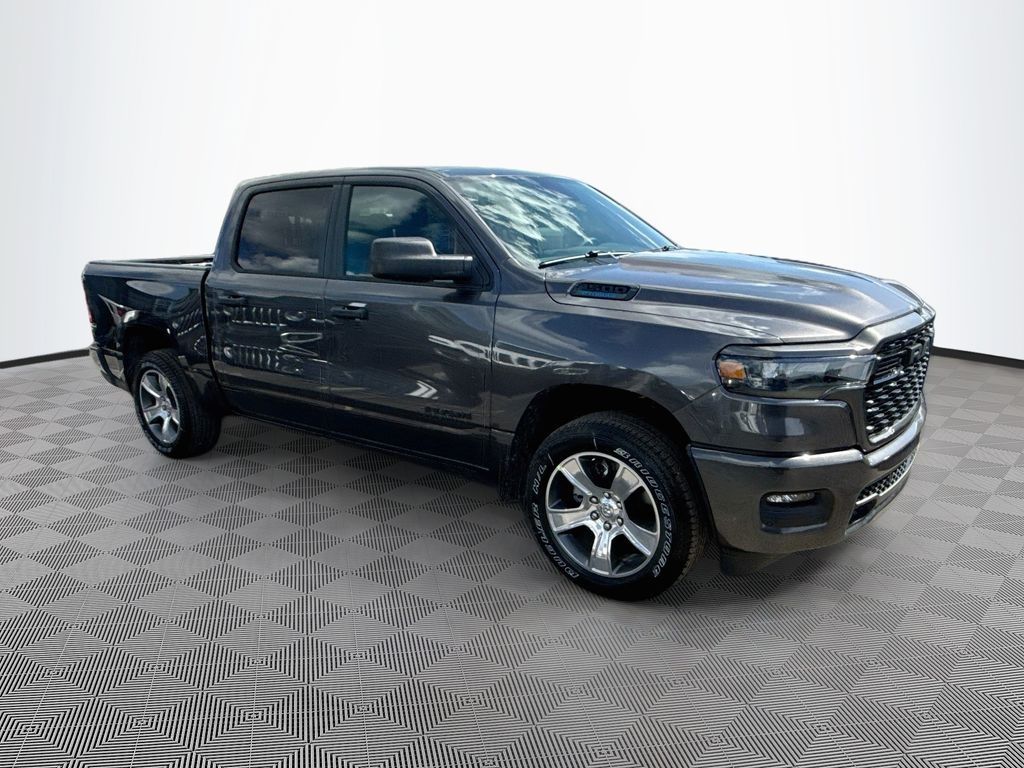 New 2026 Ram 1500 EXPRESS CREW CAB 4X2 5'7 BOX Pickup