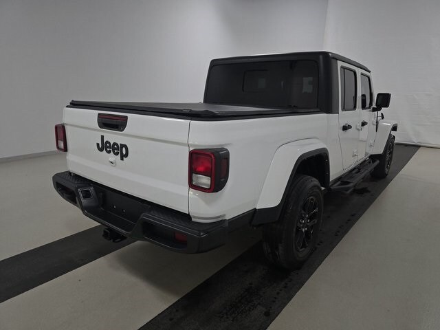 2022 Jeep Gladiator Sport photo 2