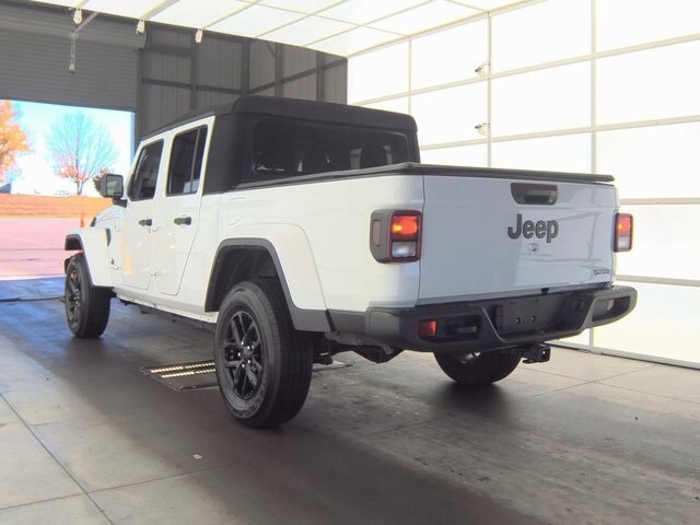 2021 Jeep Gladiator Sport photo 4