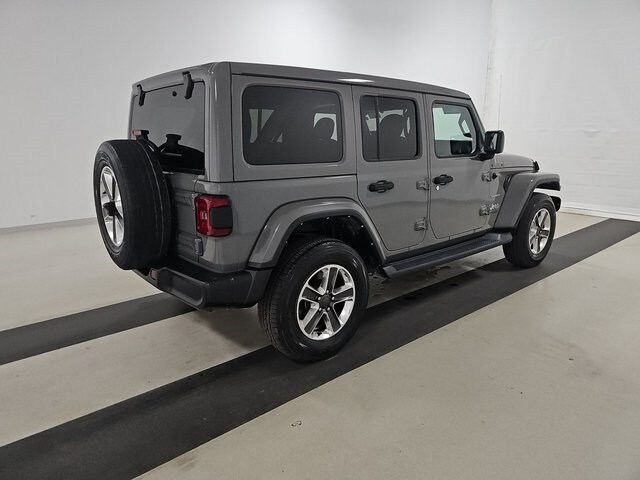 2021 Jeep Wrangler Unlimited Sahara photo 2
