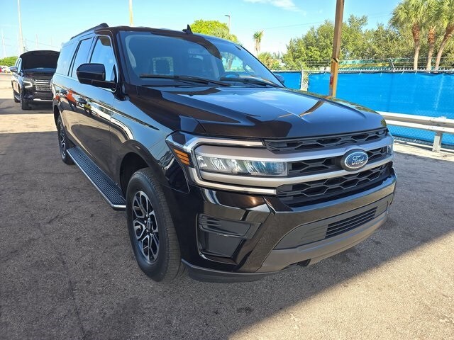 2023 Ford Expedition MAX XLT photo 3