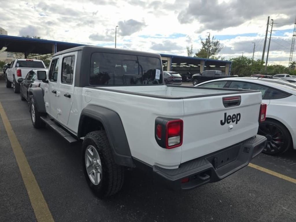 Used 2023 Jeep Gladiator Sport Truck