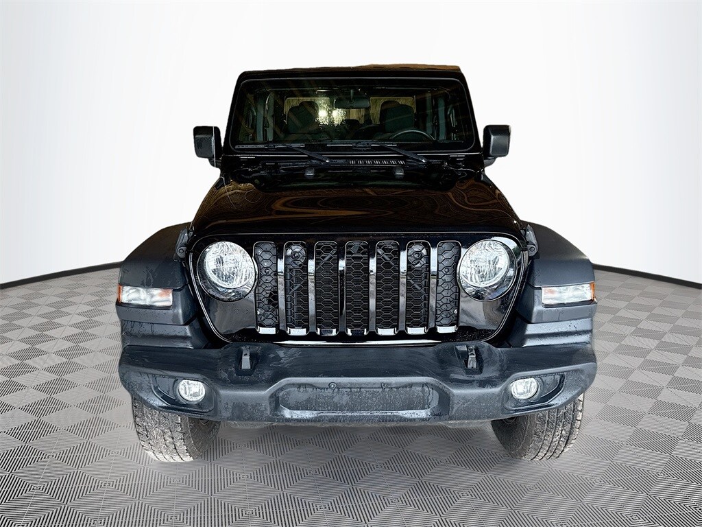 2022 Jeep Gladiator Sport photo 2