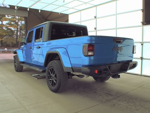 2022 Jeep Gladiator Altitude photo 4
