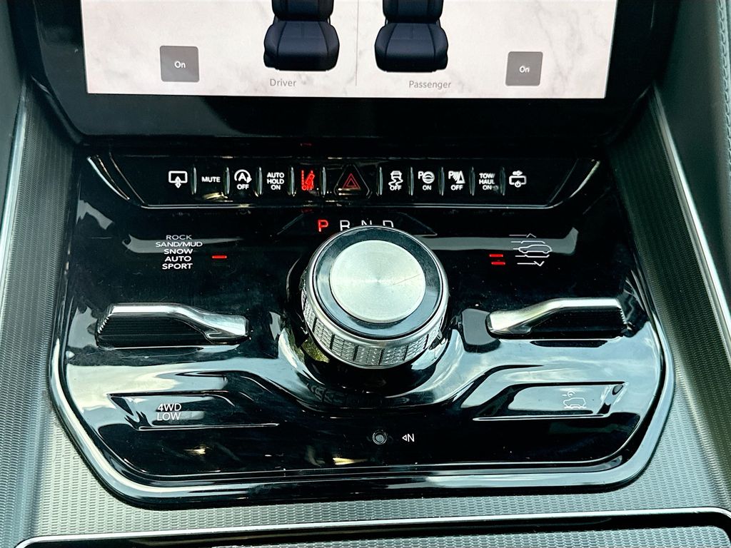 2024 Jeep Grand Wagoneer Series II - Photo 18
