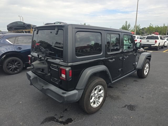 2021 Jeep Wrangler Unlimited Islander photo 2