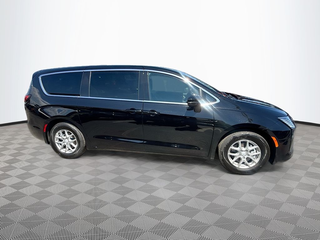 New 2027 Chrysler Pacifica SELECT Passenger Van