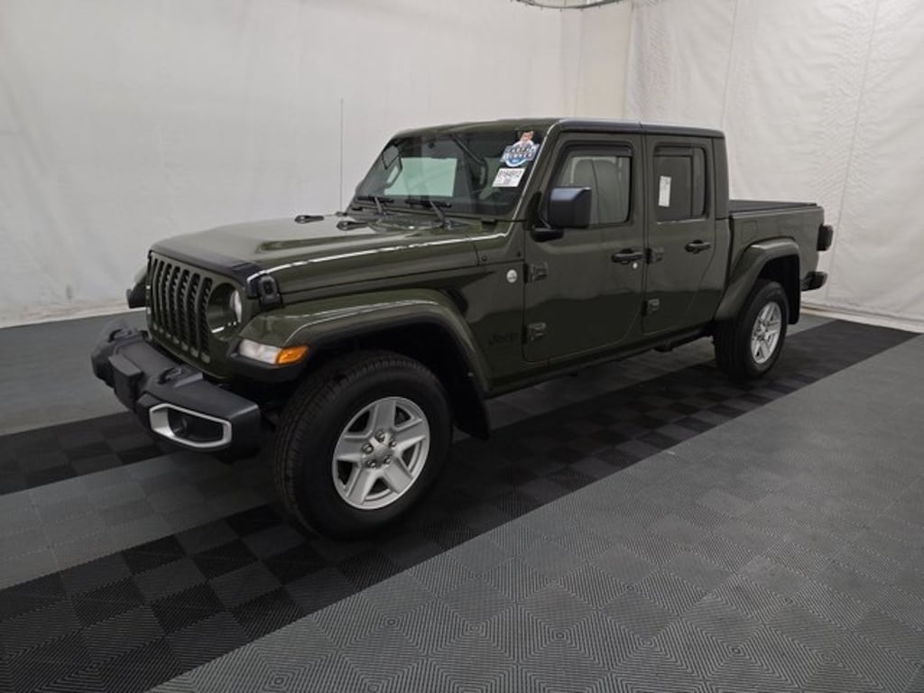 Used 2021 Jeep Gladiator Sport Truck