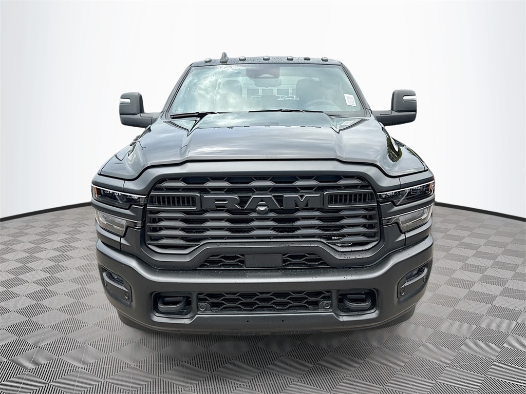 New 2026 Ram 3500 Chassis Cab 3500 TRADESMAN CREW CAB CHASSIS 4X2 60' CA Pickup