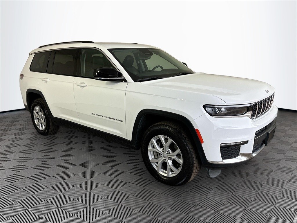 2023 Jeep Grand Cherokee L photo 3