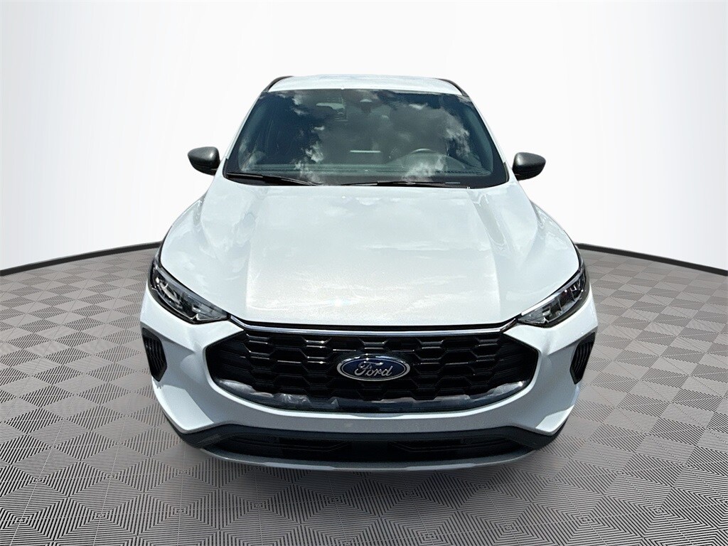 2025 Ford Escape ST-Line photo 2