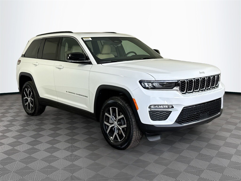 2025 Jeep Grand Cherokee Limited photo 3