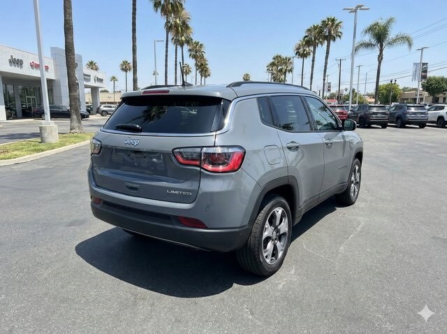2023 Jeep Compass Limited photo 2