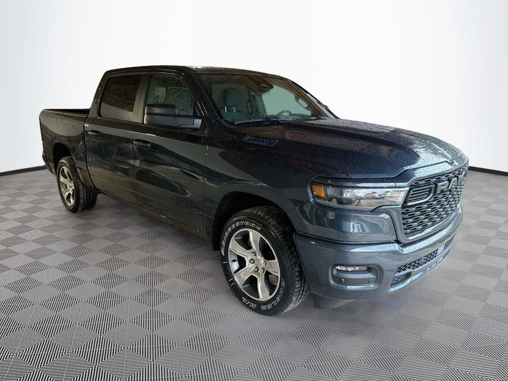 New 2026 Ram 1500 EXPRESS CREW CAB 4X2 5'7 BOX Pickup