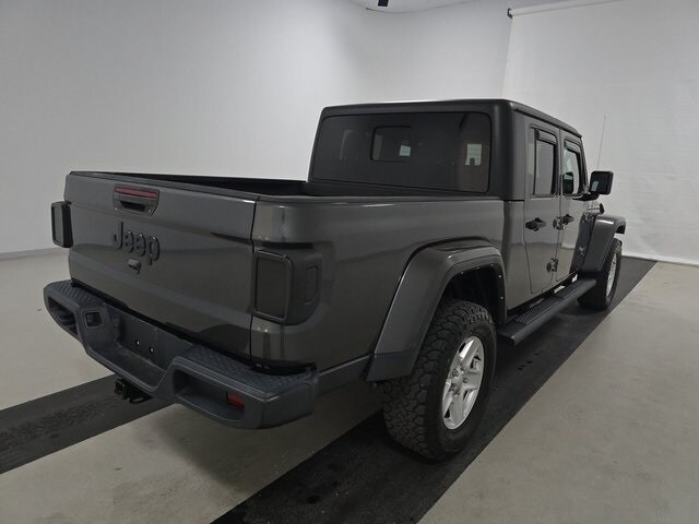 2022 Jeep Gladiator Sport photo 2