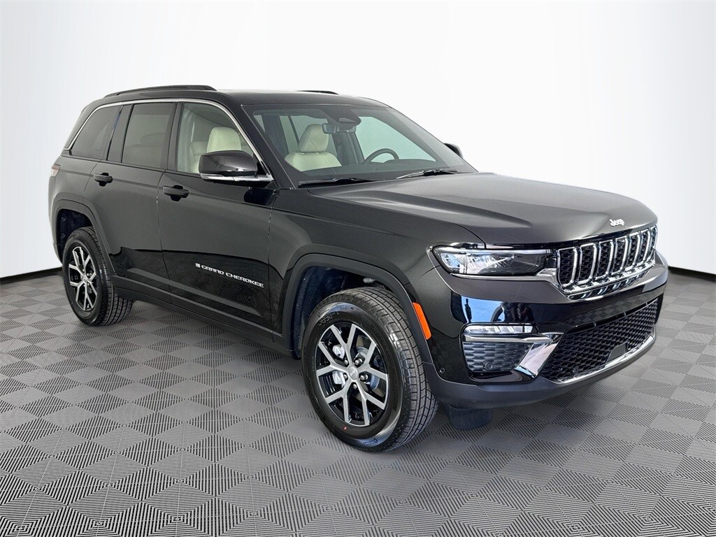 2025 Jeep Grand Cherokee Limited photo 3