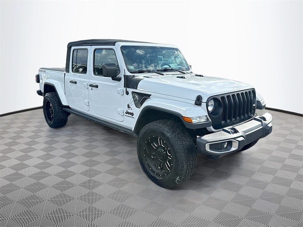 2020 Jeep Gladiator Sport photo 3