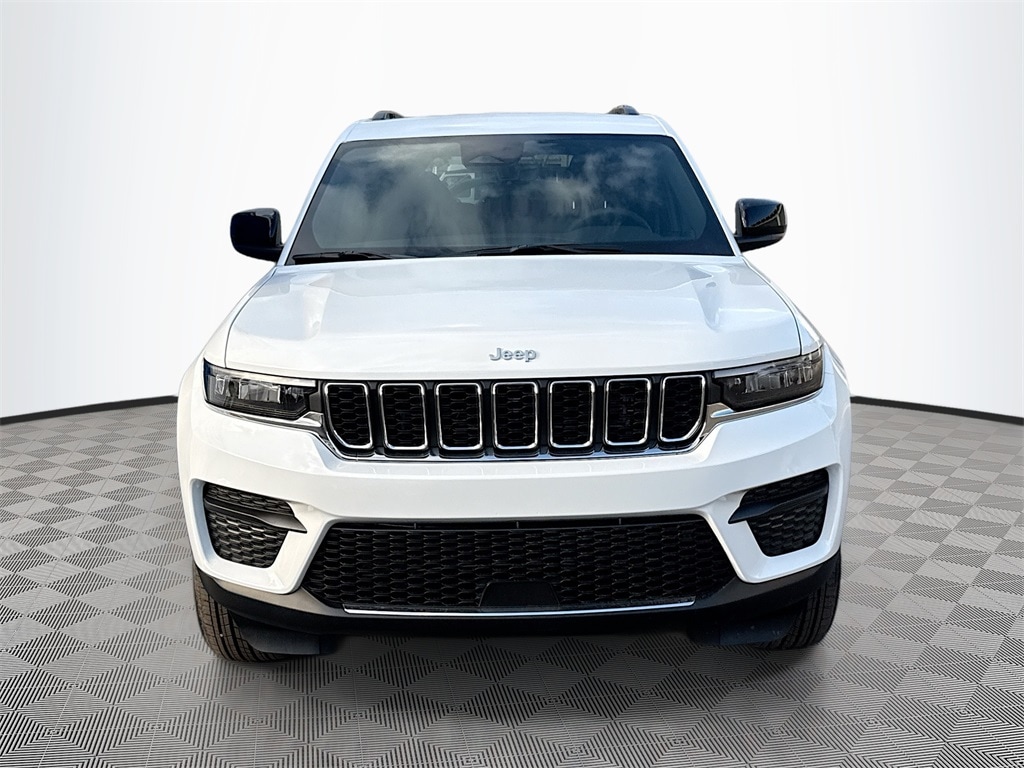 New 2026 Jeep Grand Cherokee LAREDO 4X2 Sport Utility