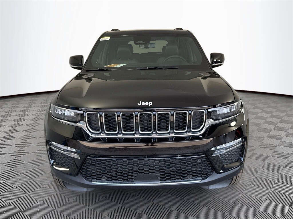 2025 Jeep Grand Cherokee Limited photo 2