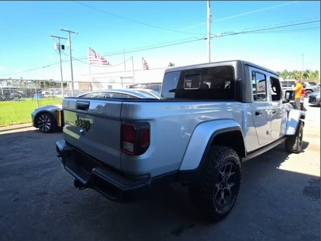 Used 2023 Jeep Gladiator Willys Truck