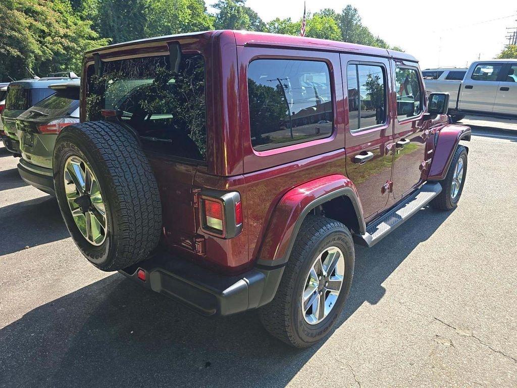 2022 Jeep Wrangler Unlimited Sahara fotoğraf 3