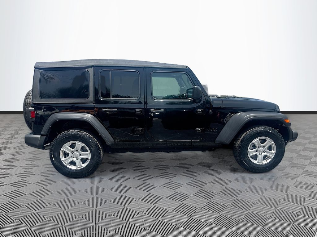 2022 Jeep Wrangler Unlimited Sport fotoğraf 3