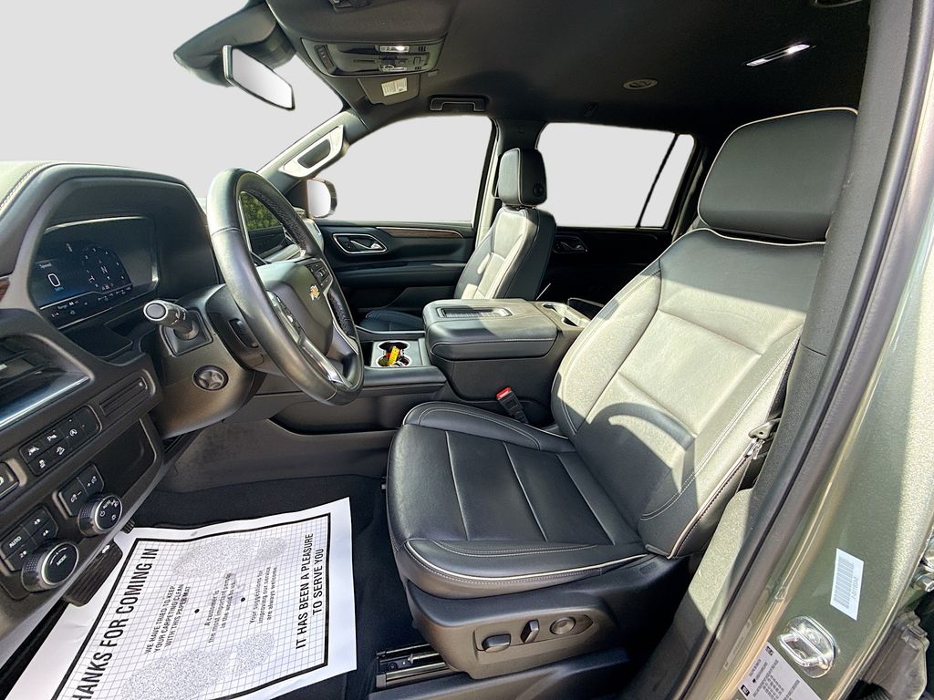 2024 Chevrolet Suburban Premier - Photo 23