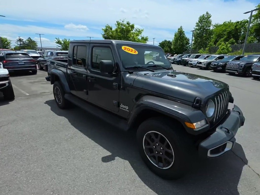 Used 2022 Jeep Gladiator Overland Truck Crew Cab